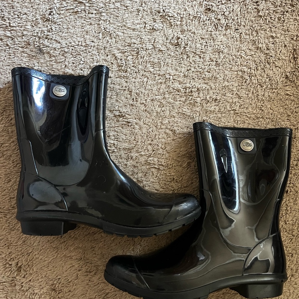 UGG Glossy Black Women's Winter Boots